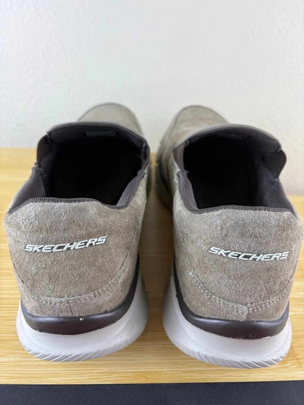 Skechers Men’s Equalizer - Mind Game Suede Walking Sneakers Slip-On Size 10